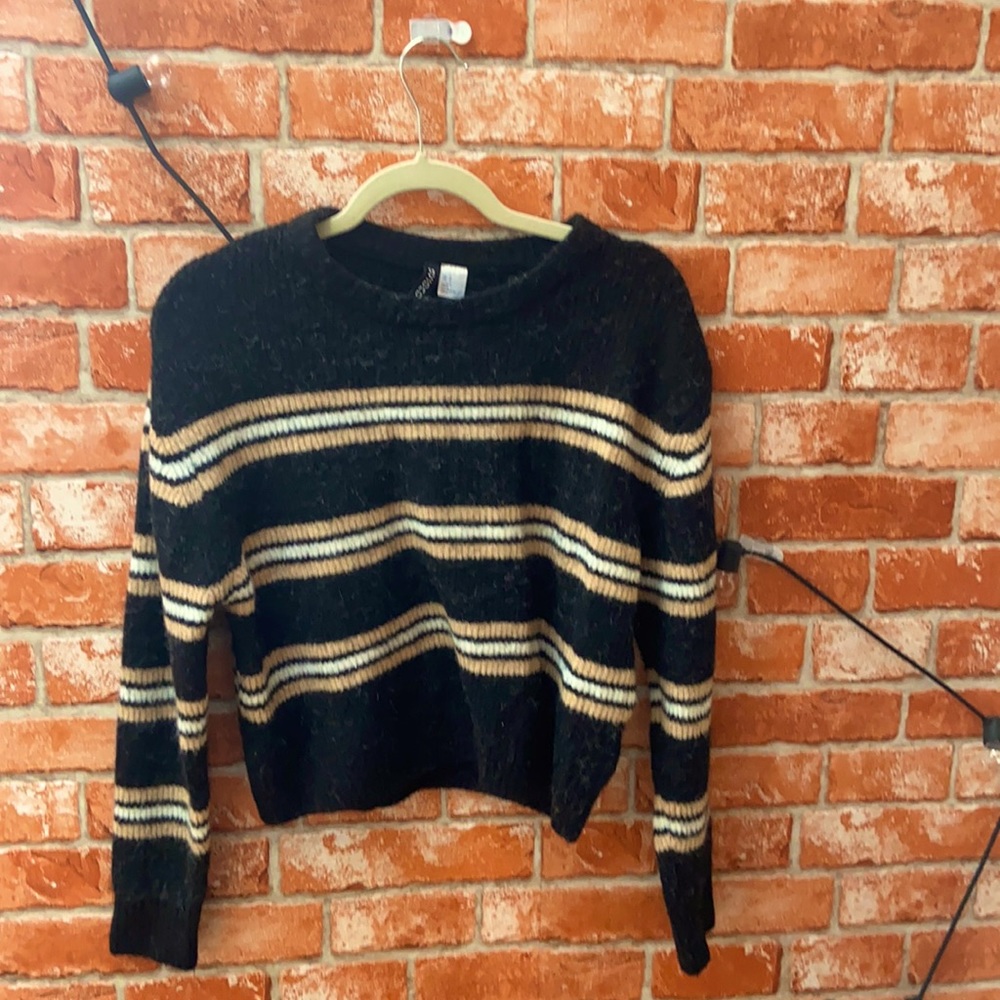 Black H&M sweater with stripes